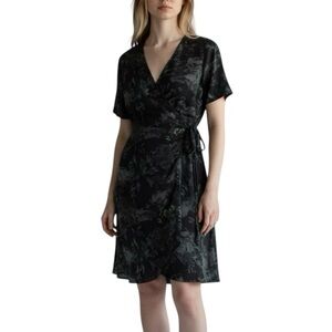 Babaton Wallace dark floral print short sleeve wrap dress M excellent condition